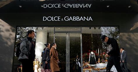 dolce gabbana video apologize|Dolce & Gabbana founders apologise for controversial China.